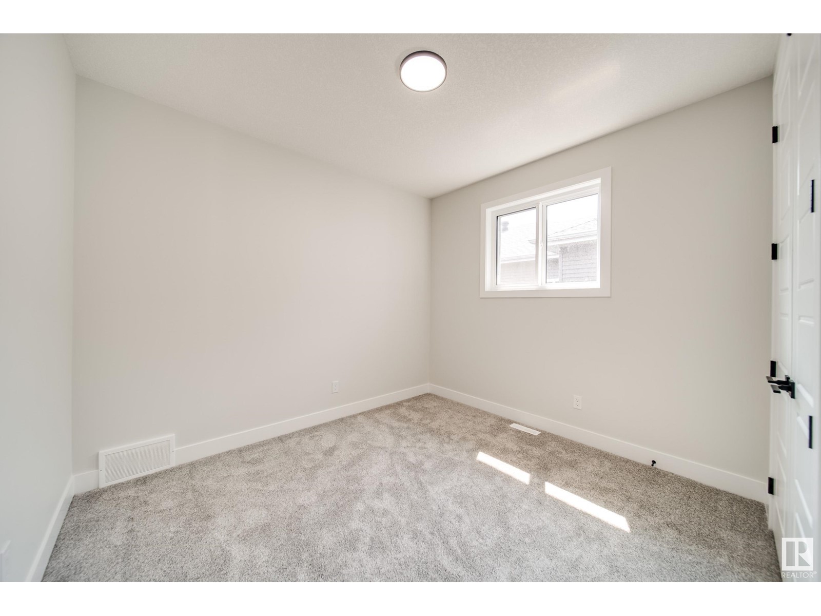 17043 45 ST NW, Edmonton
