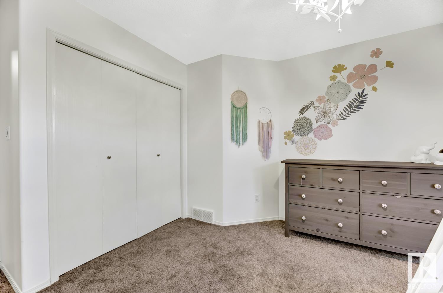 527 DICKENS LO NW, Edmonton