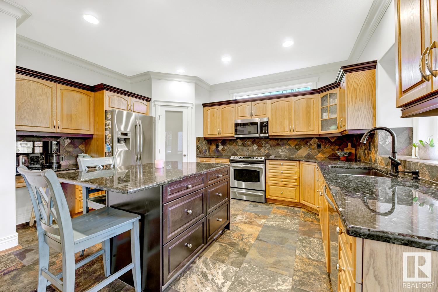 527 DICKENS LO NW, Edmonton