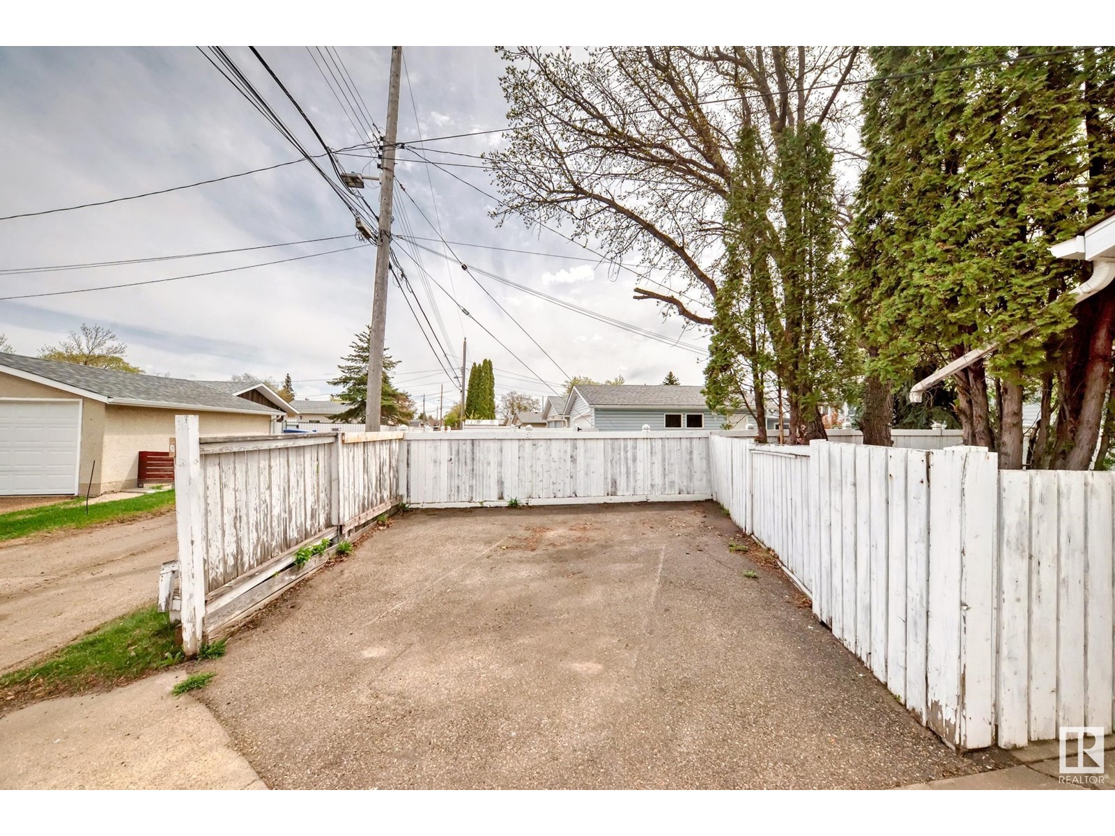16808 79A AV NW, Edmonton