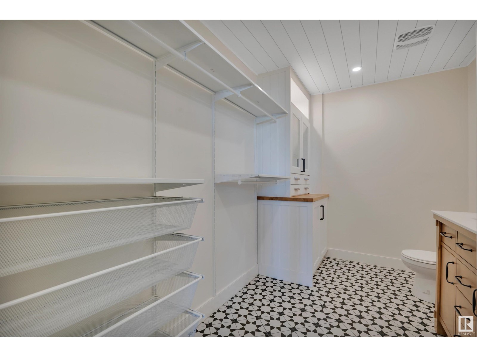 #1210 10145 109 ST NW, Edmonton