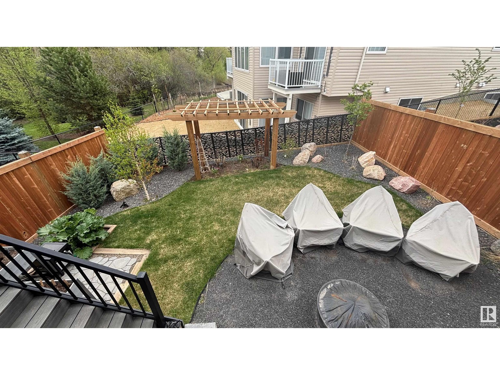 15659 16 AV SW, Edmonton