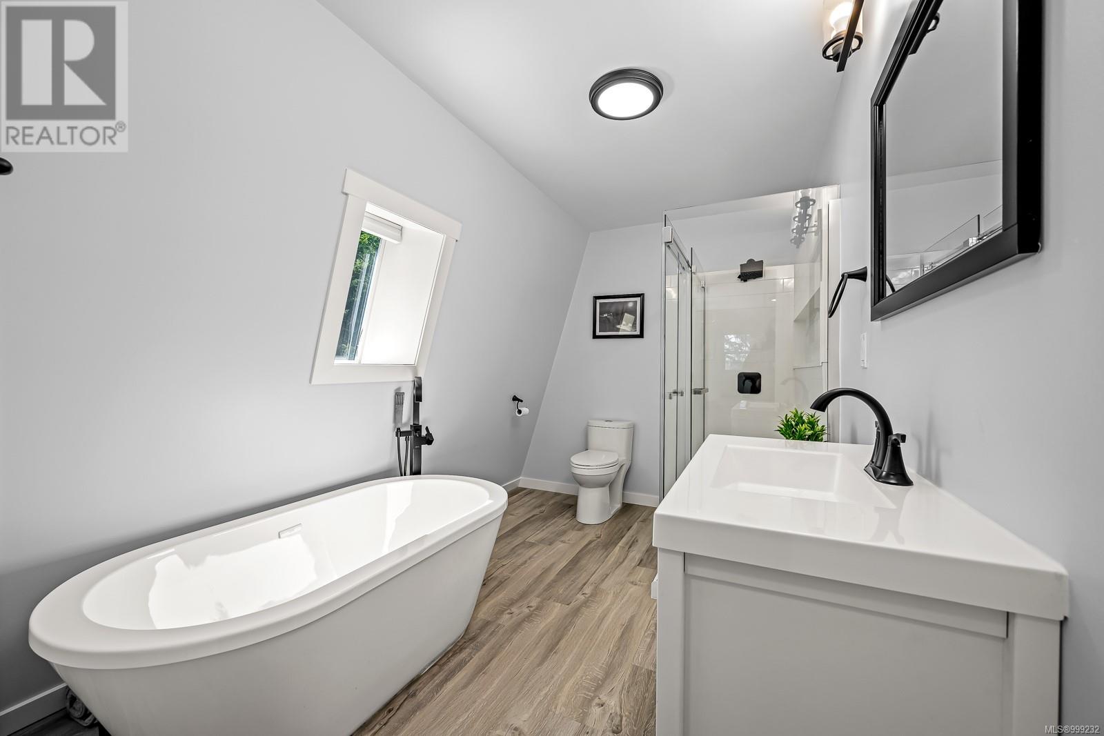 3849 East Rd, Denman Island