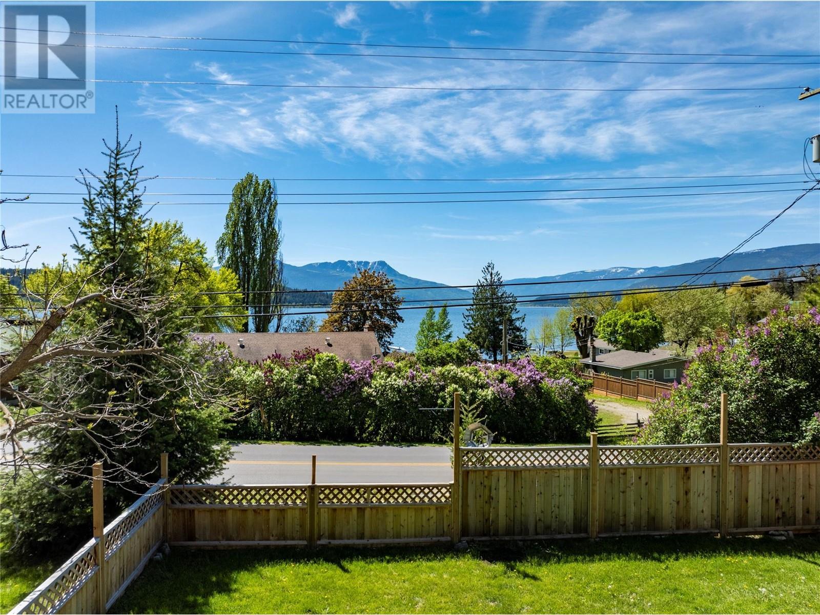 3985 Sunnybrae-Canoe Point Road, Tappen