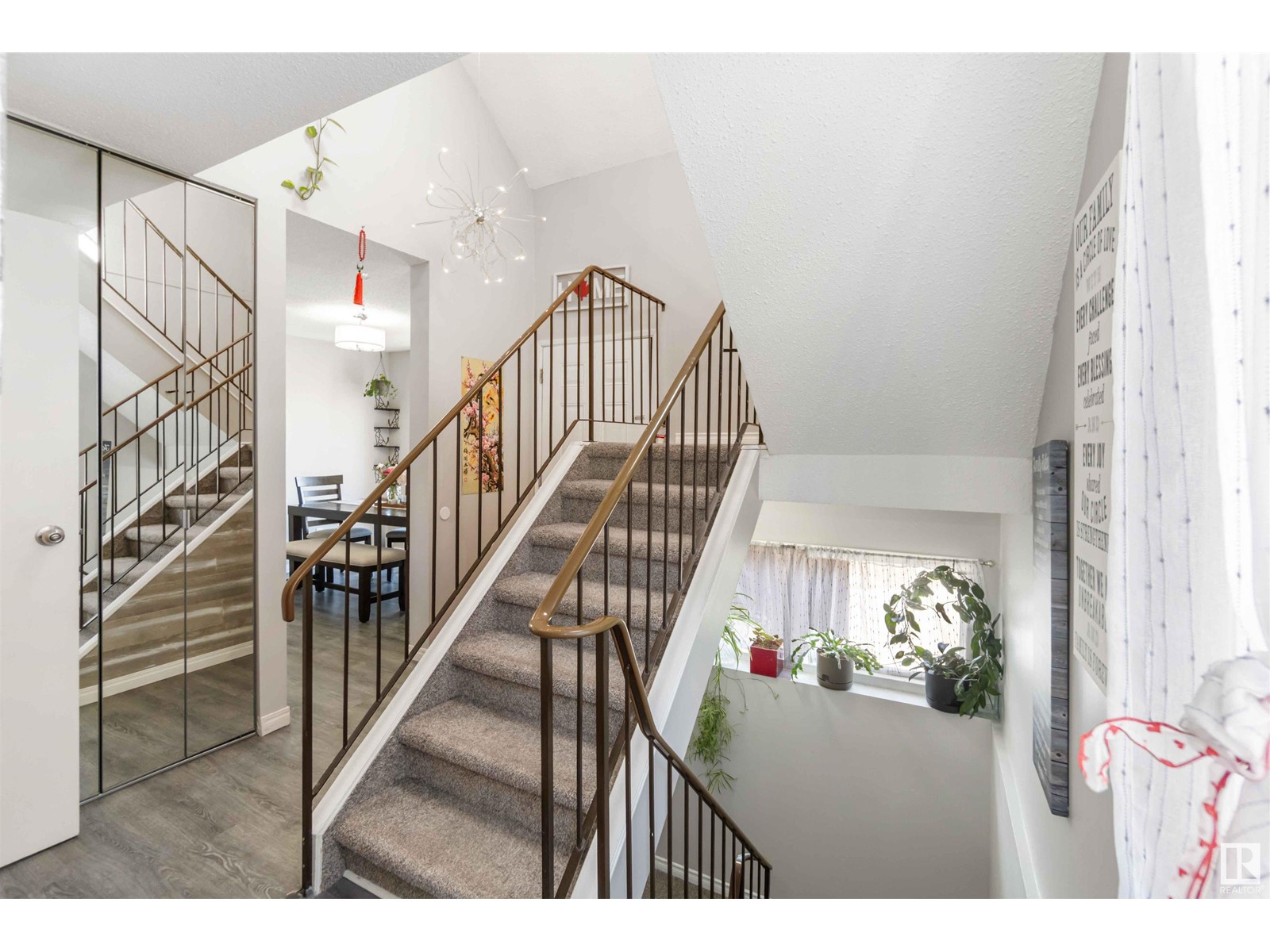 732 SADDLEBACK RD NW, Edmonton