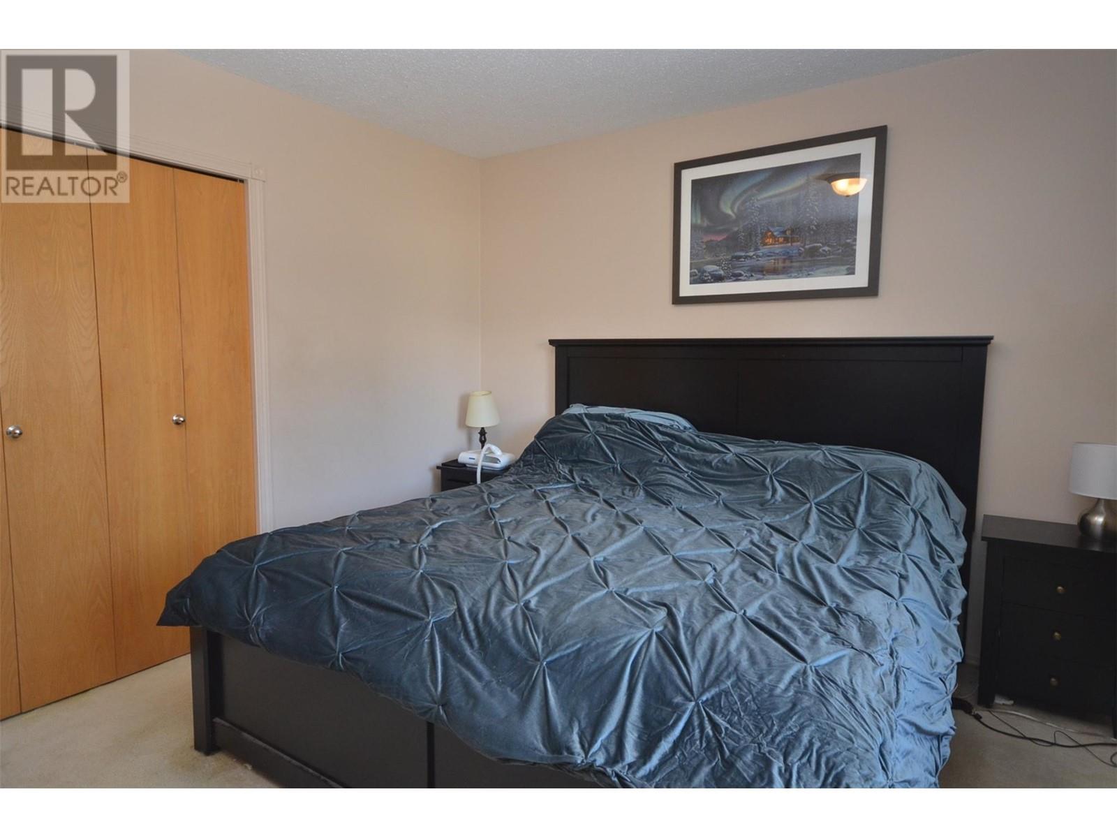  5504 South Vernon Place, Vernon