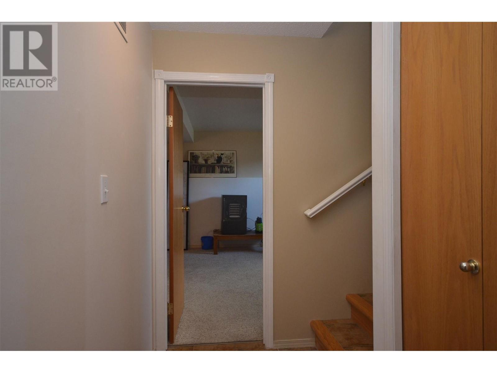  5504 South Vernon Place, Vernon
