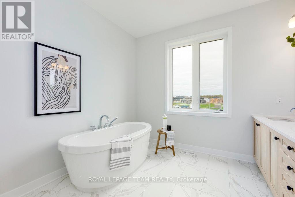 Photo 31 of 590 Anchor Circle, Ottawa ON