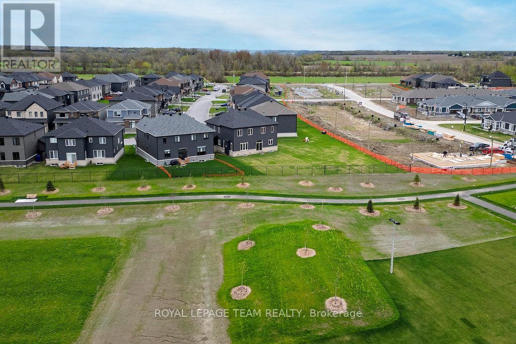 Photo 28 of 590 Anchor Circle, Ottawa ON