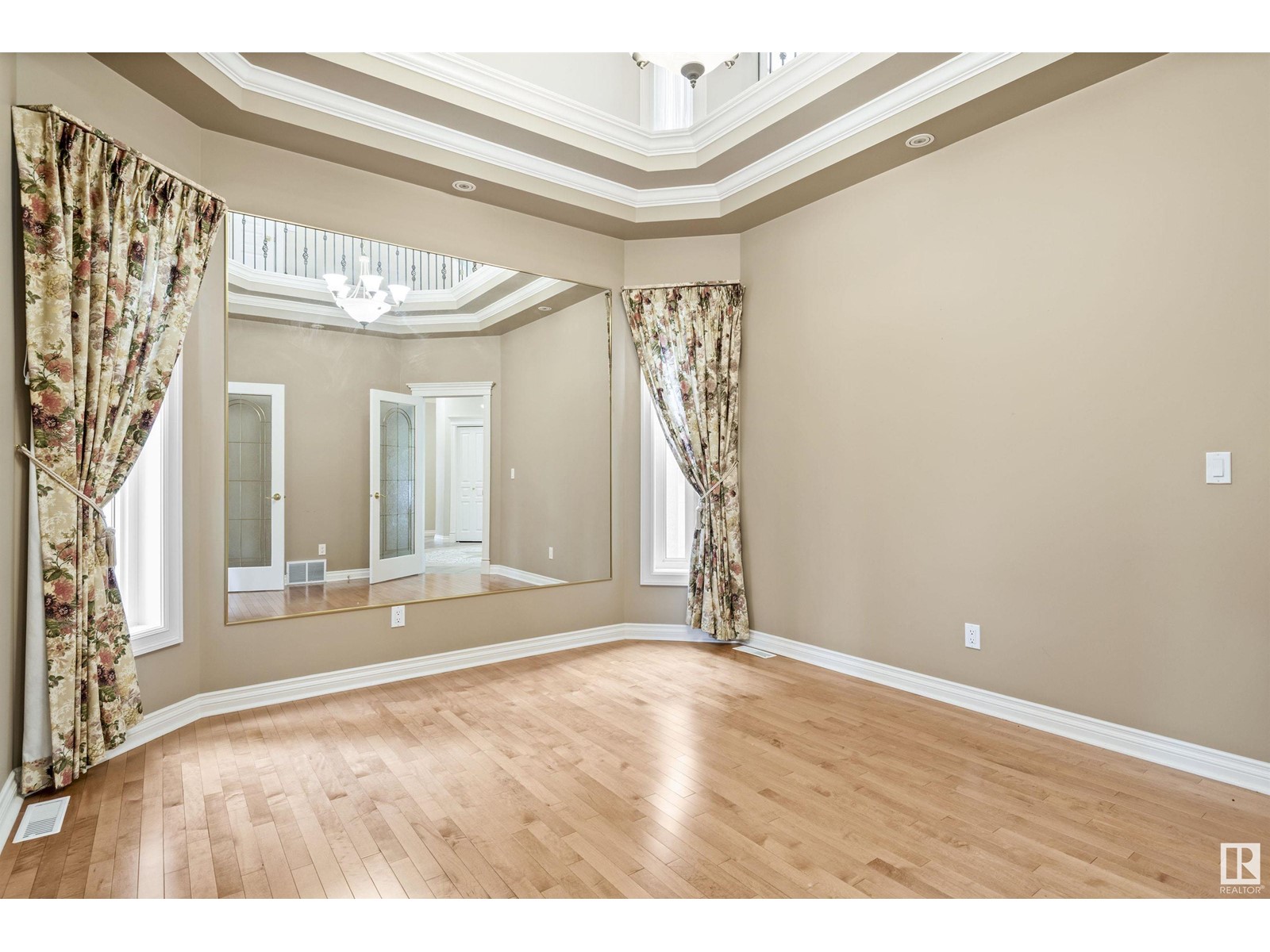 957 HOLLINGSWORTH BN NW, Edmonton