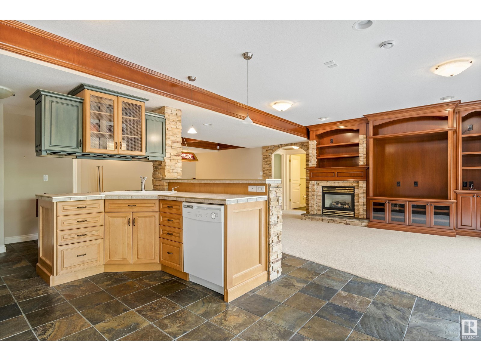 957 HOLLINGSWORTH BN NW, Edmonton