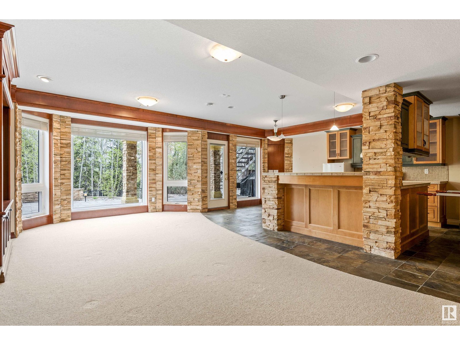 957 HOLLINGSWORTH BN NW, Edmonton