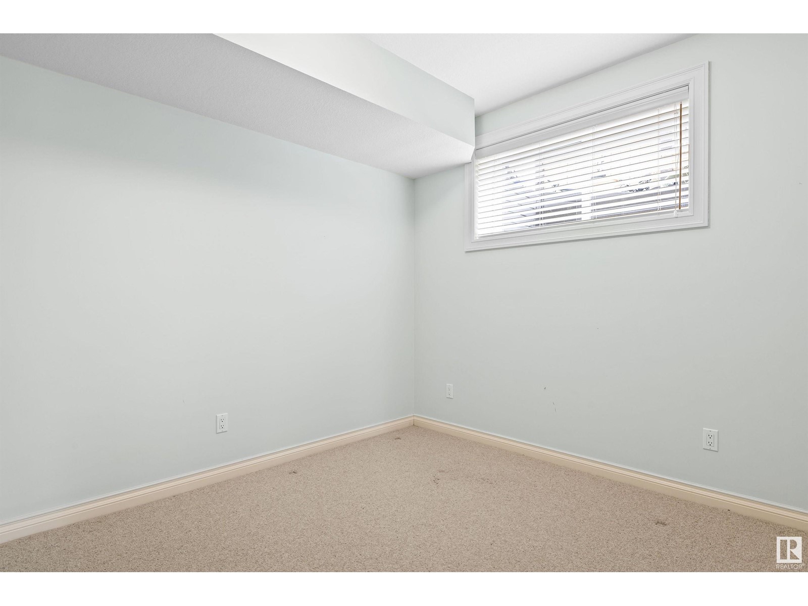 957 HOLLINGSWORTH BN NW, Edmonton