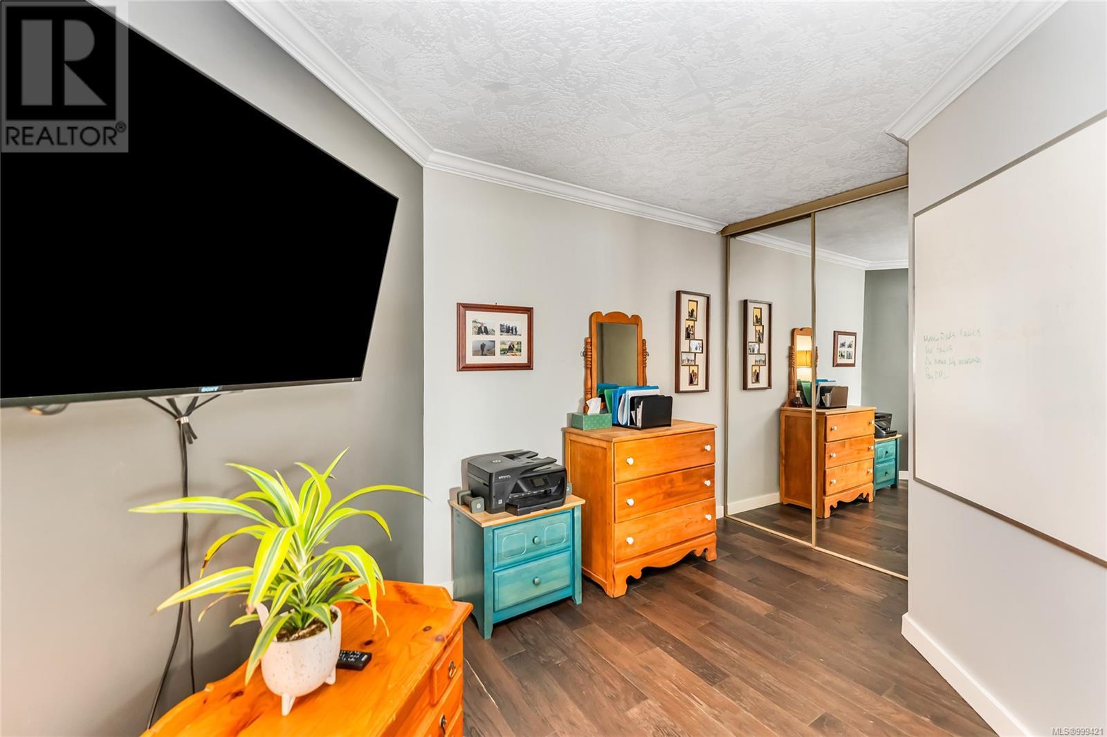 102 40 Gorge Road West, Saanich