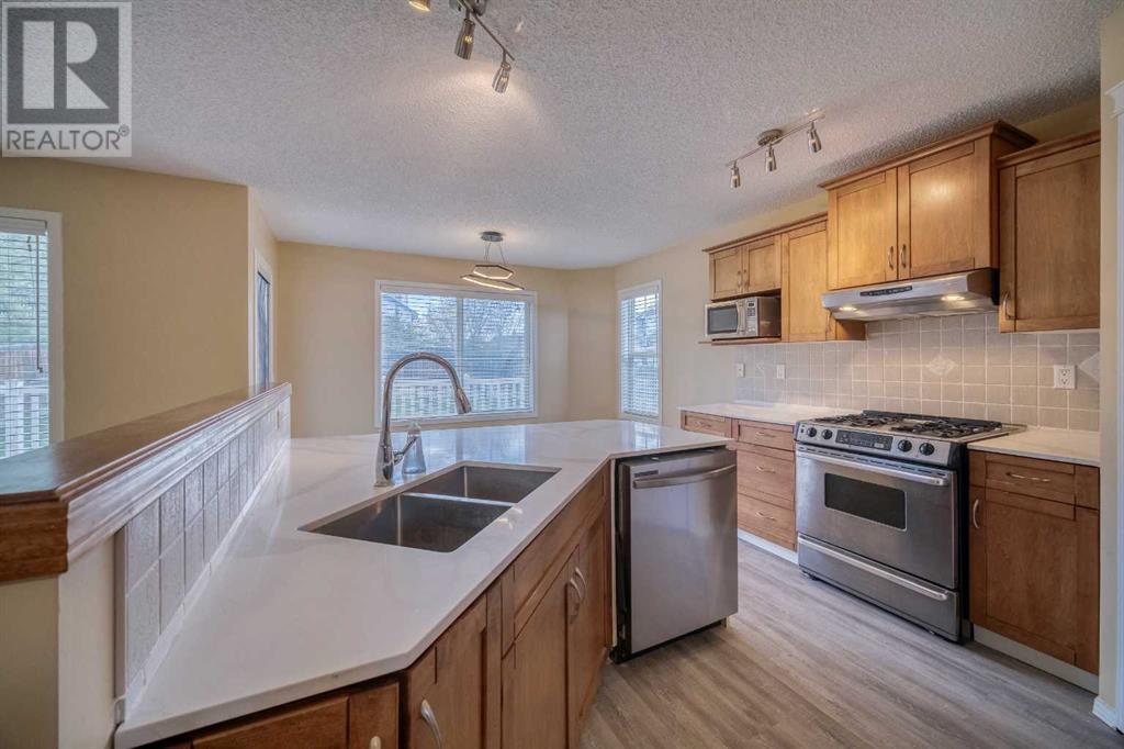 Single Family House for Sale in  Evansmeade Circle NW Evanston Calgary 