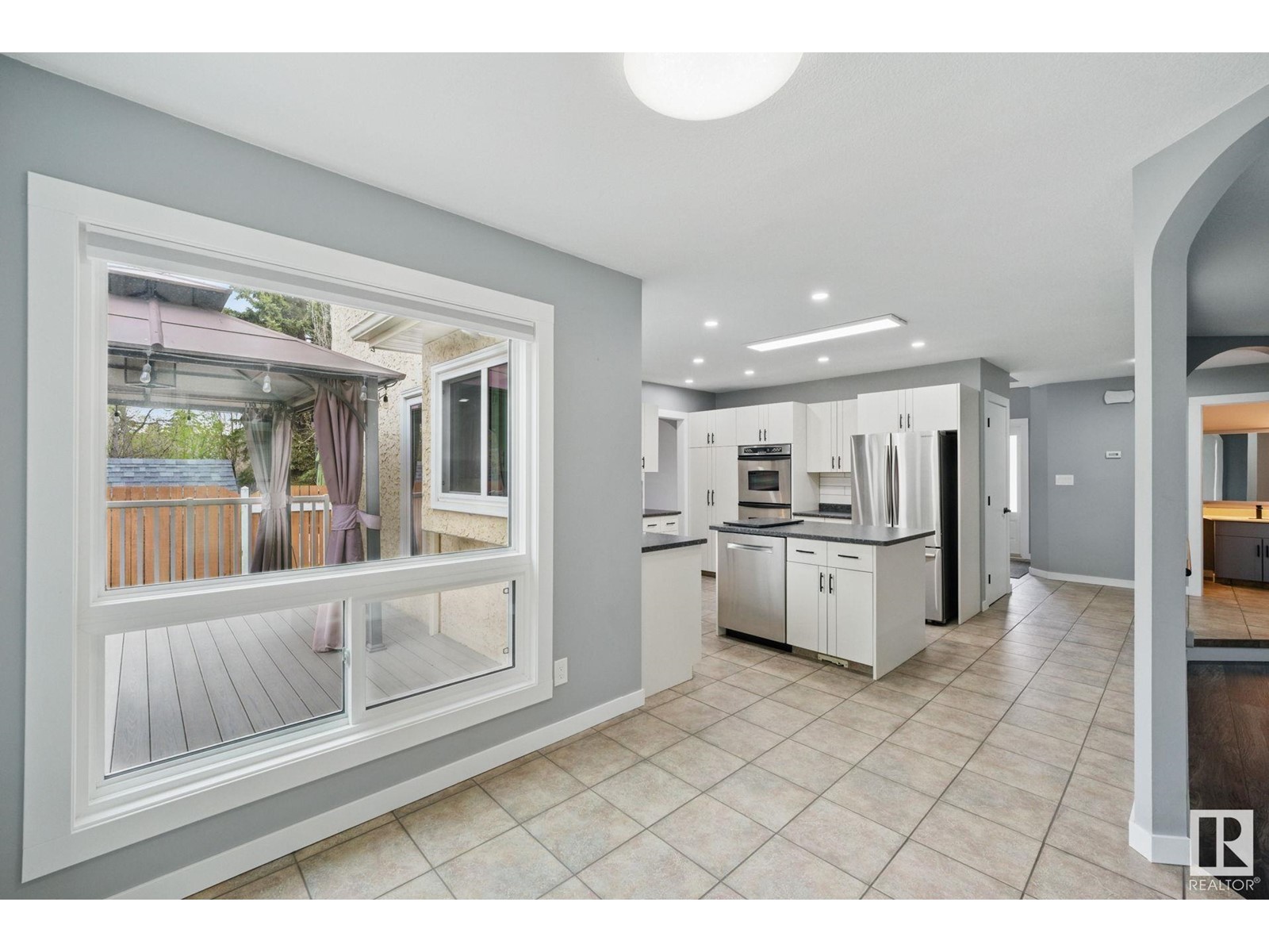 11019 10 AV NW, Edmonton