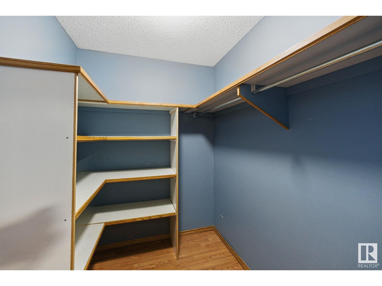 11019 10 AV NW, Edmonton