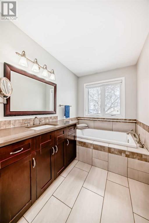 Single Family House for Sale in  Hawkwood Boulevard NW Hawkwood Calgary 