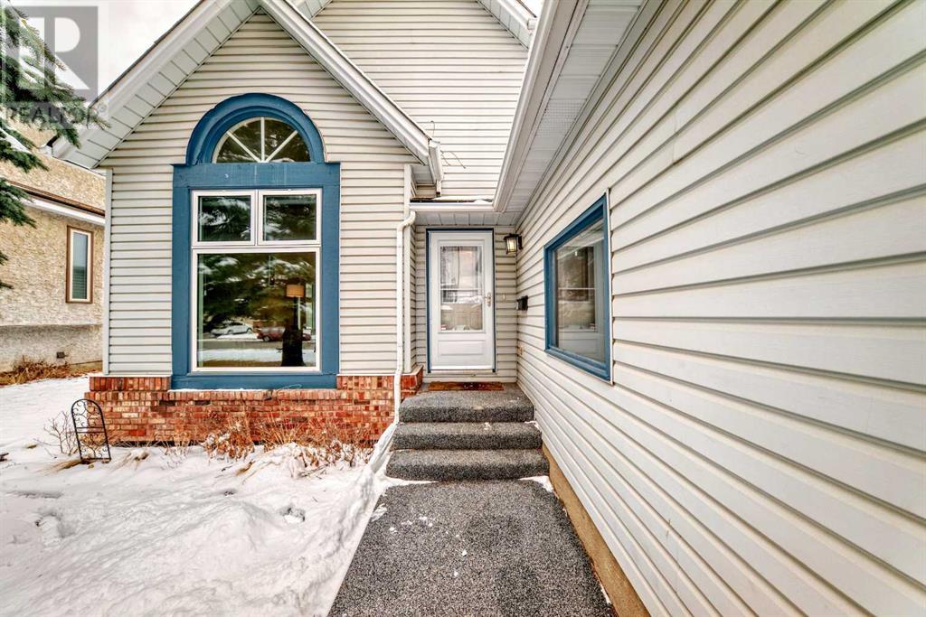 Single Family House for Sale in  Hawkwood Boulevard NW Hawkwood Calgary 