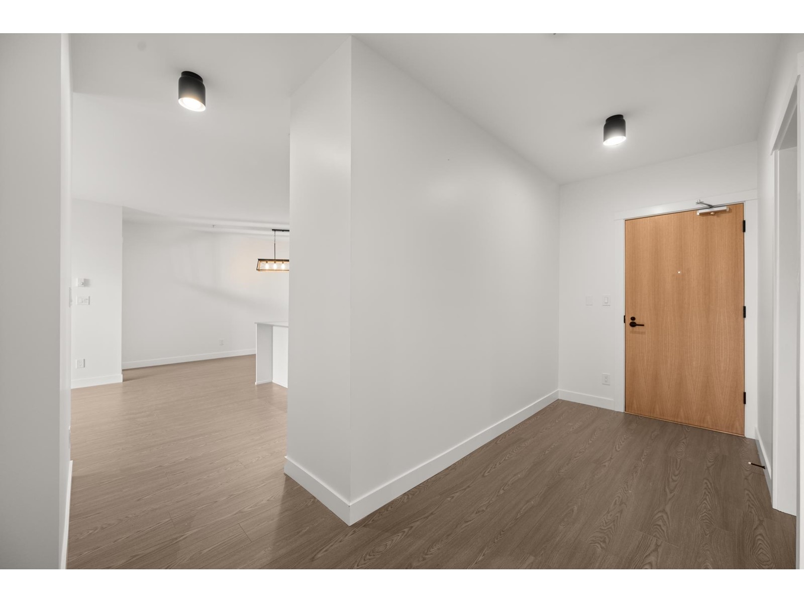 227 2493 MONTROSE AVENUE, Abbotsford