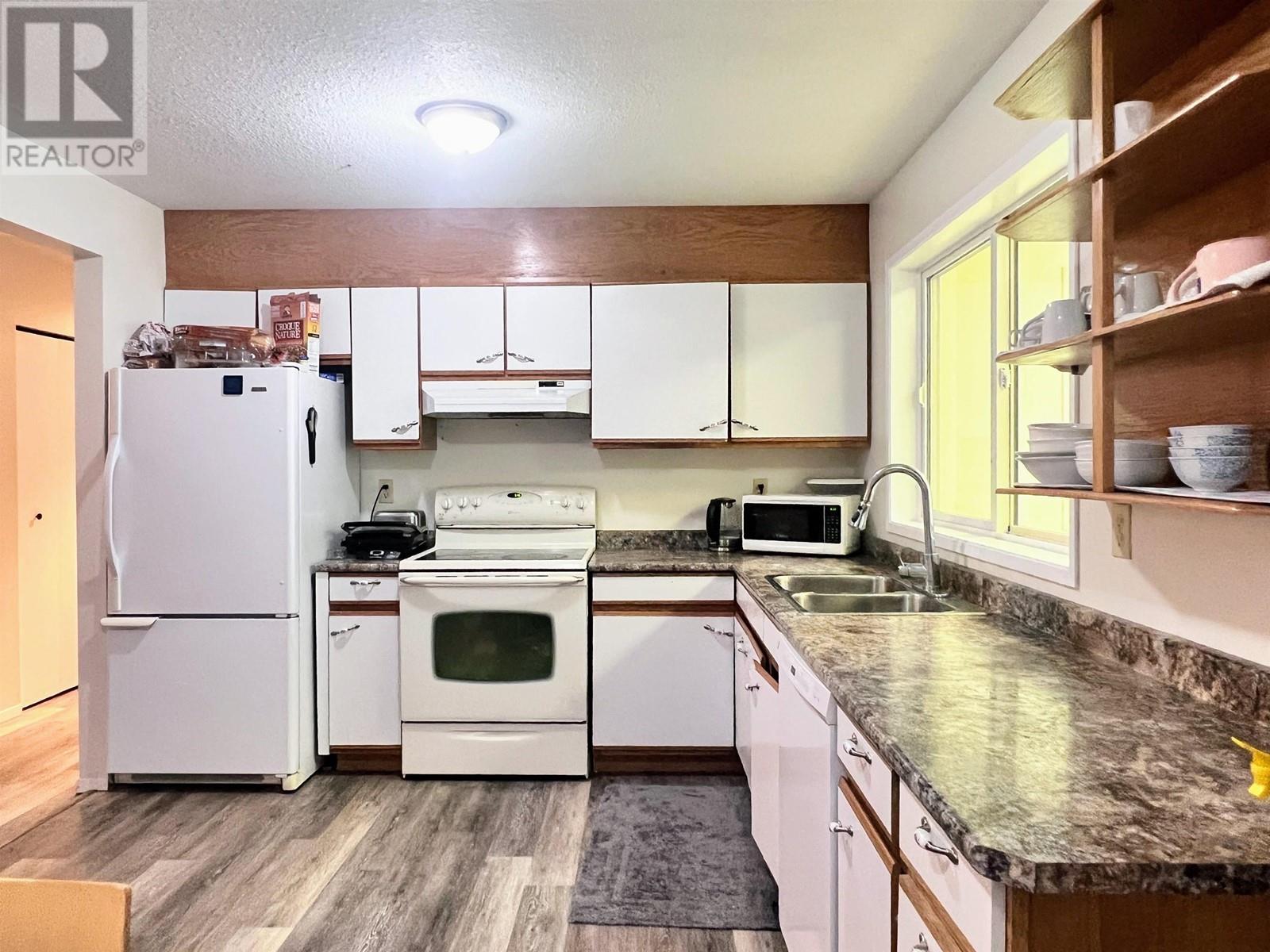 487 3RD Avenue, Burns Lake