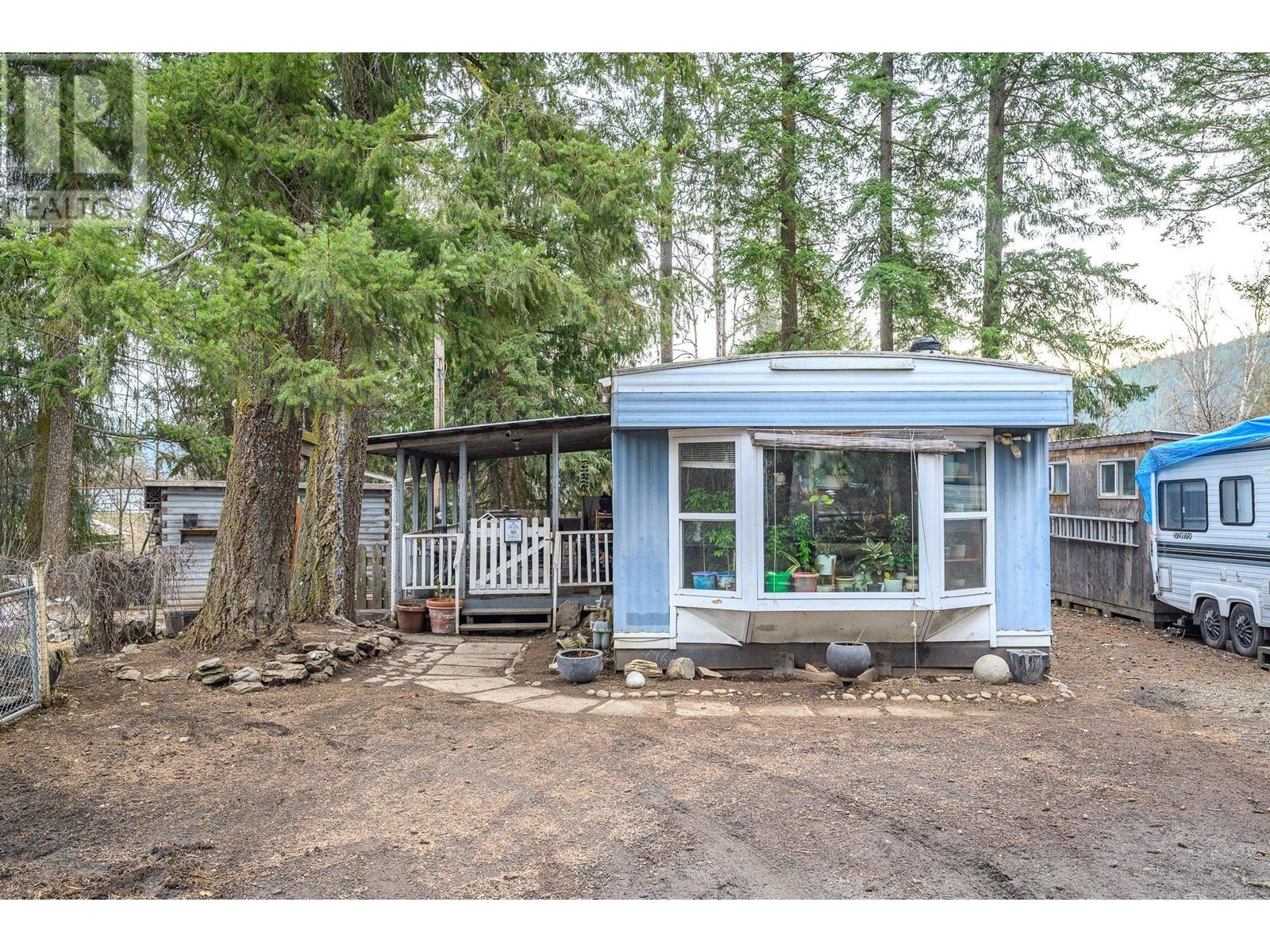  487 Mabel Lake Road, Lumby