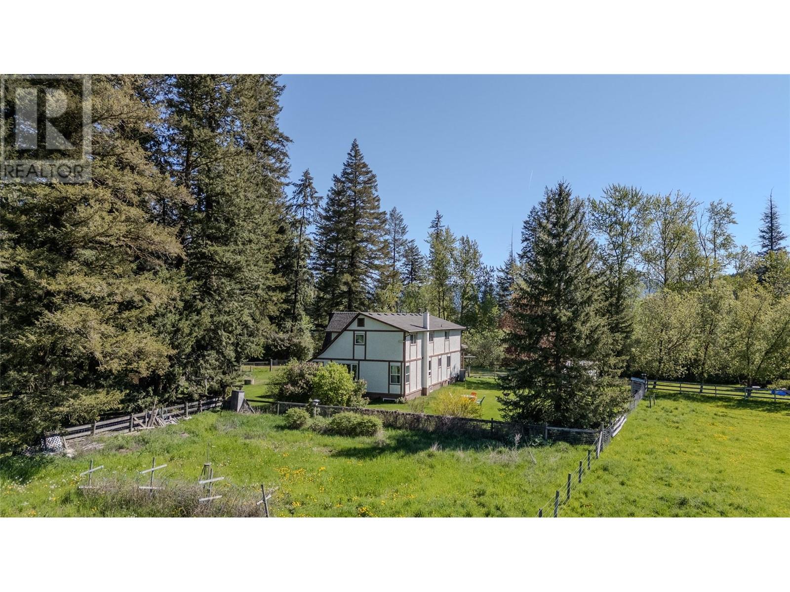  487 Mabel Lake Road, Lumby