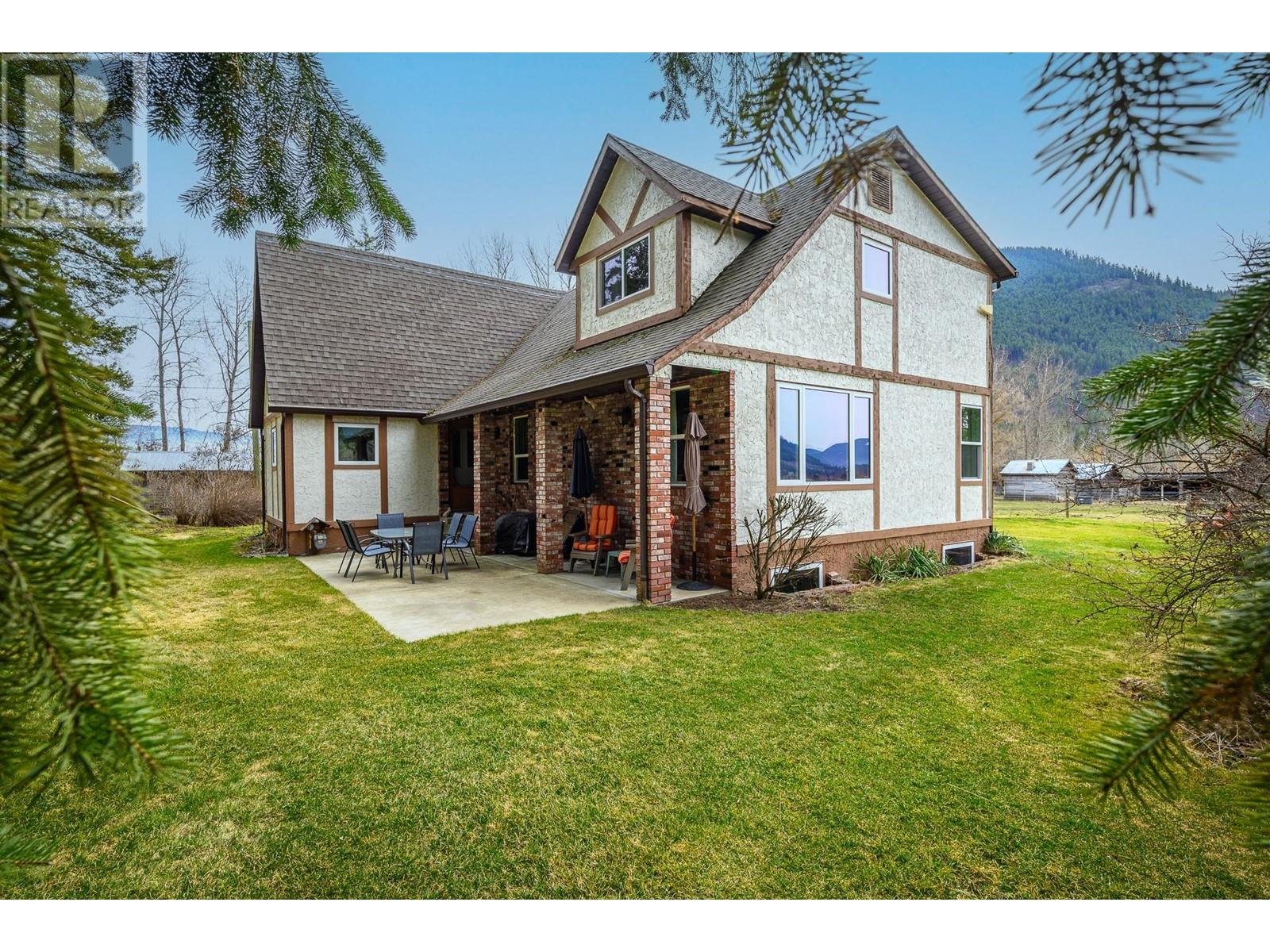 487 Mabel Lake Road, Lumby