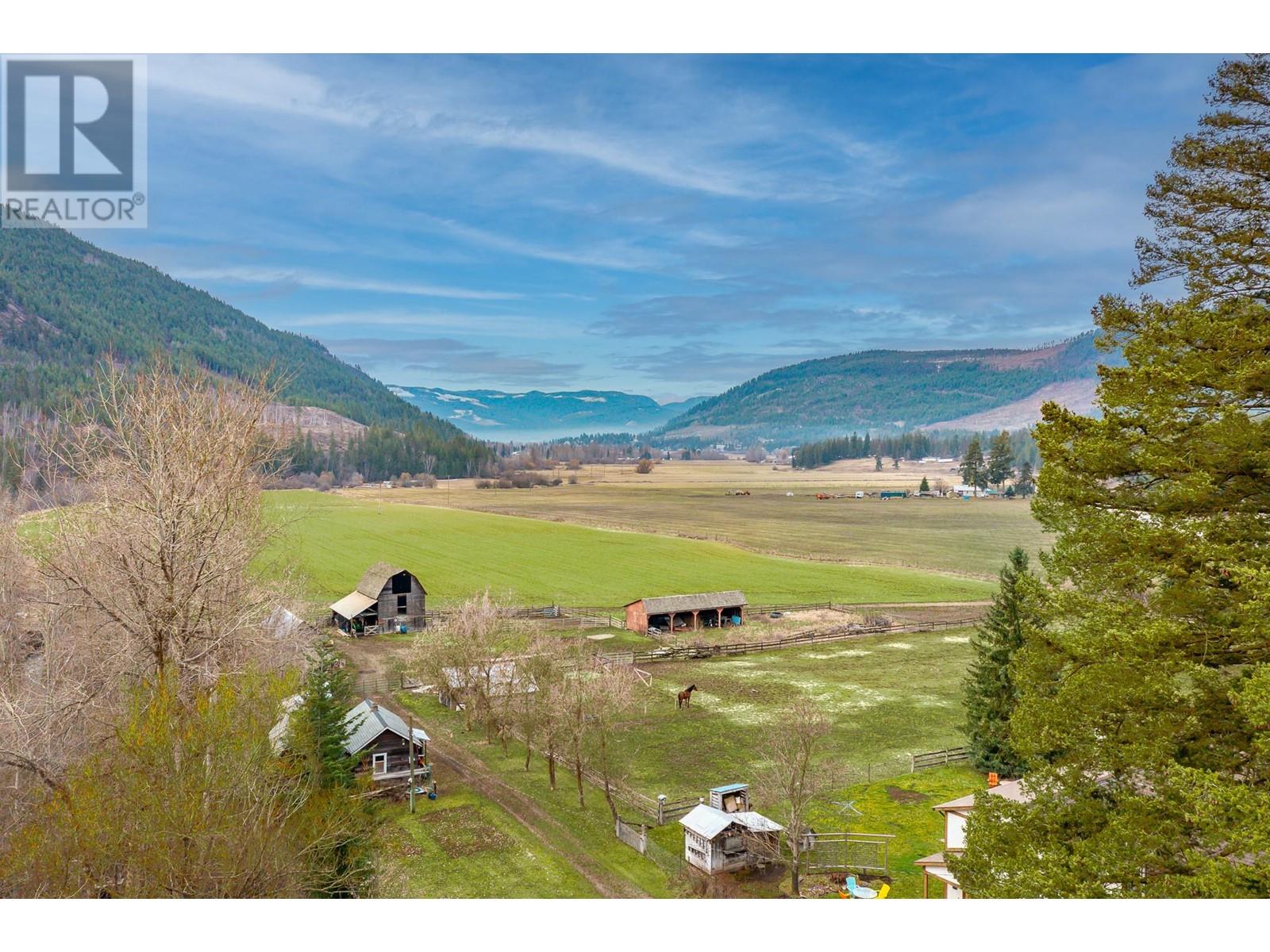  487 Mabel Lake Road, Lumby