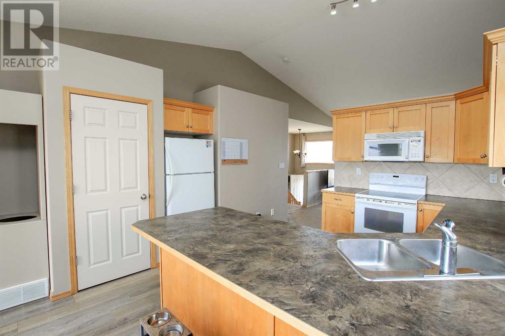 103 Lyons Close, Red Deer