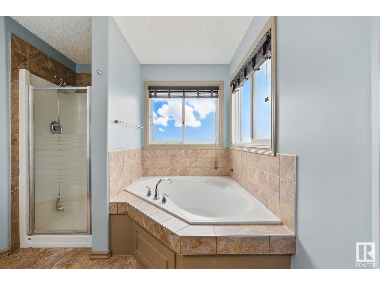 20849 92A AV NW, Edmonton