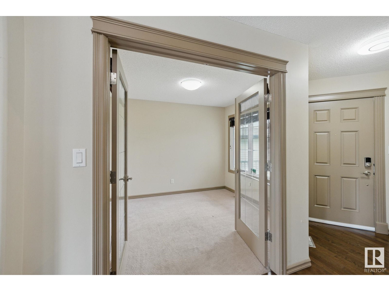 20849 92A AV NW, Edmonton