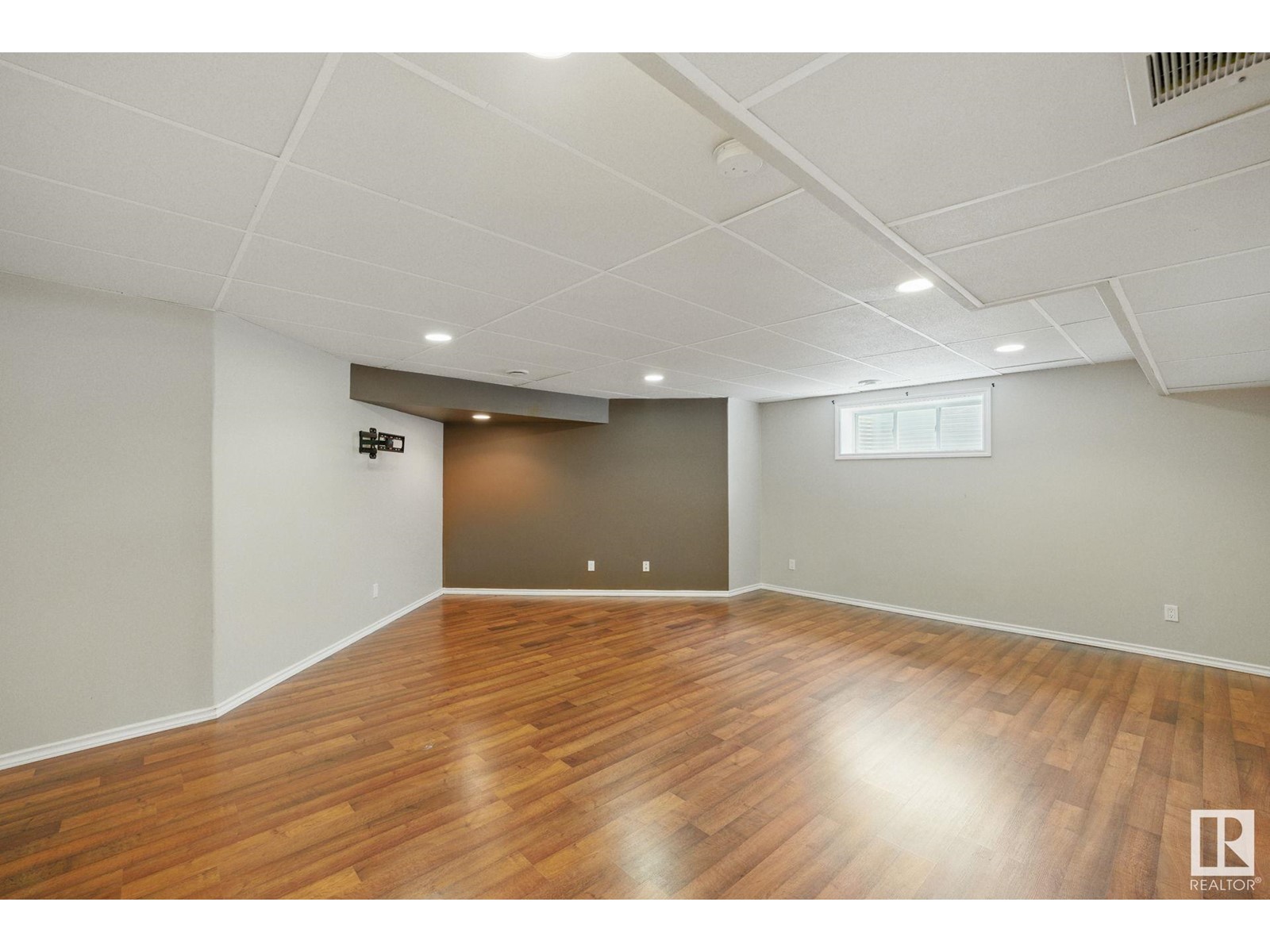 20849 92A AV NW, Edmonton