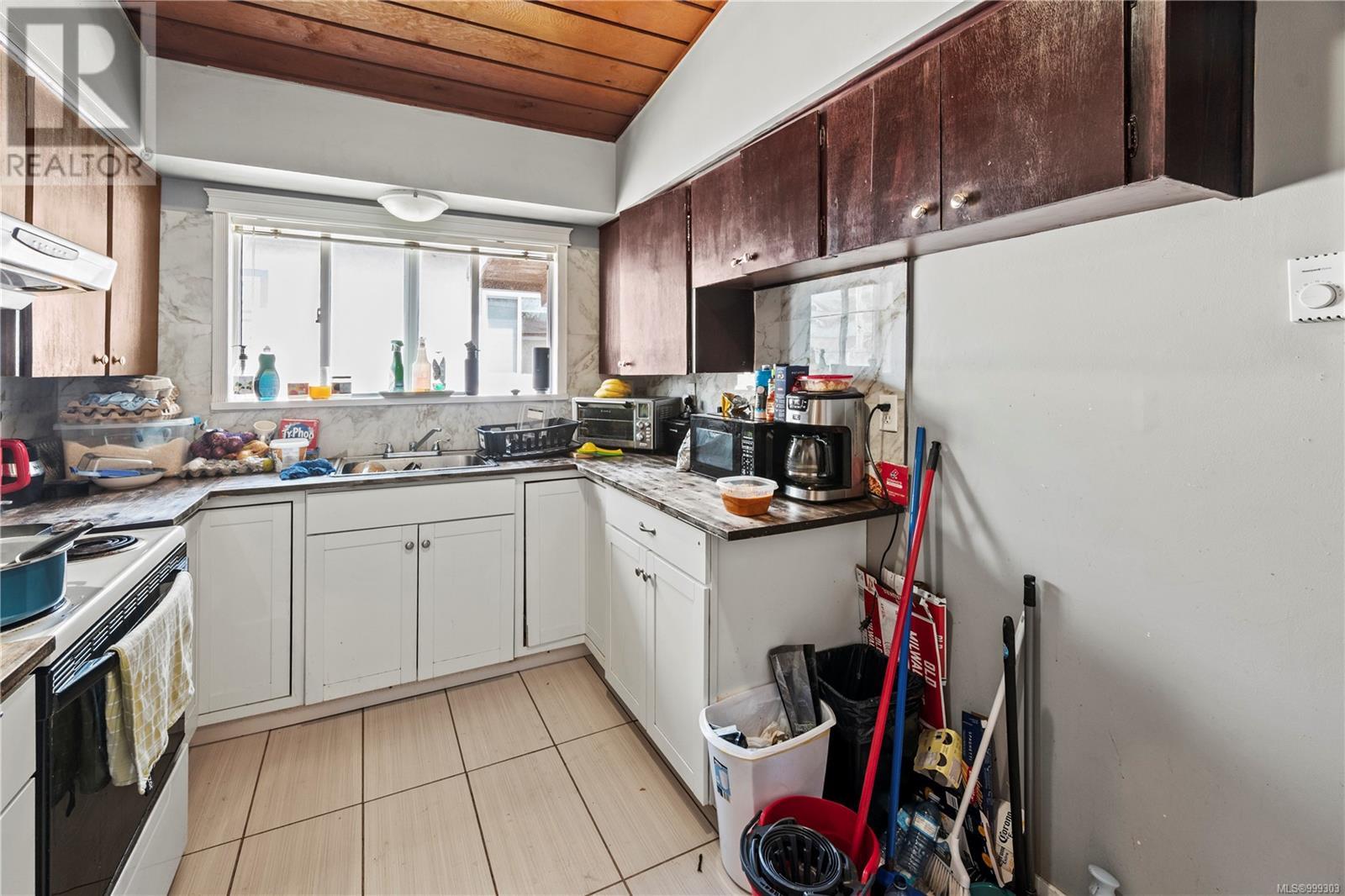  3430 Seaton Street, Saanich