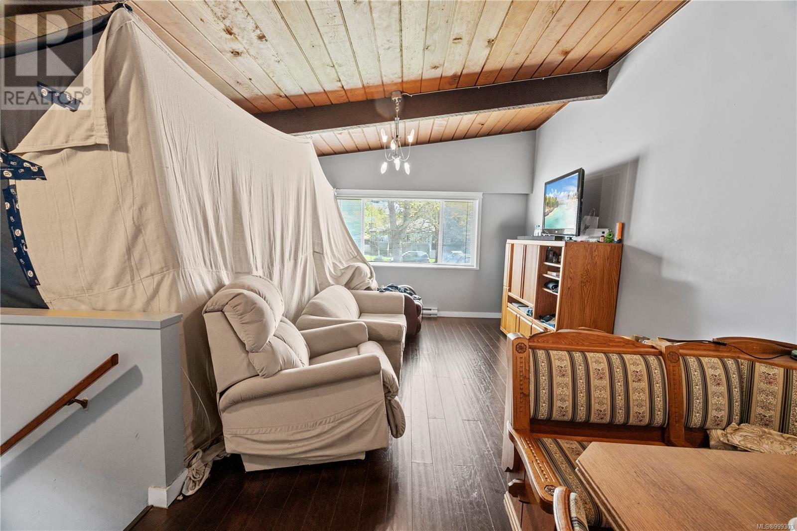  3430 Seaton Street, Saanich
