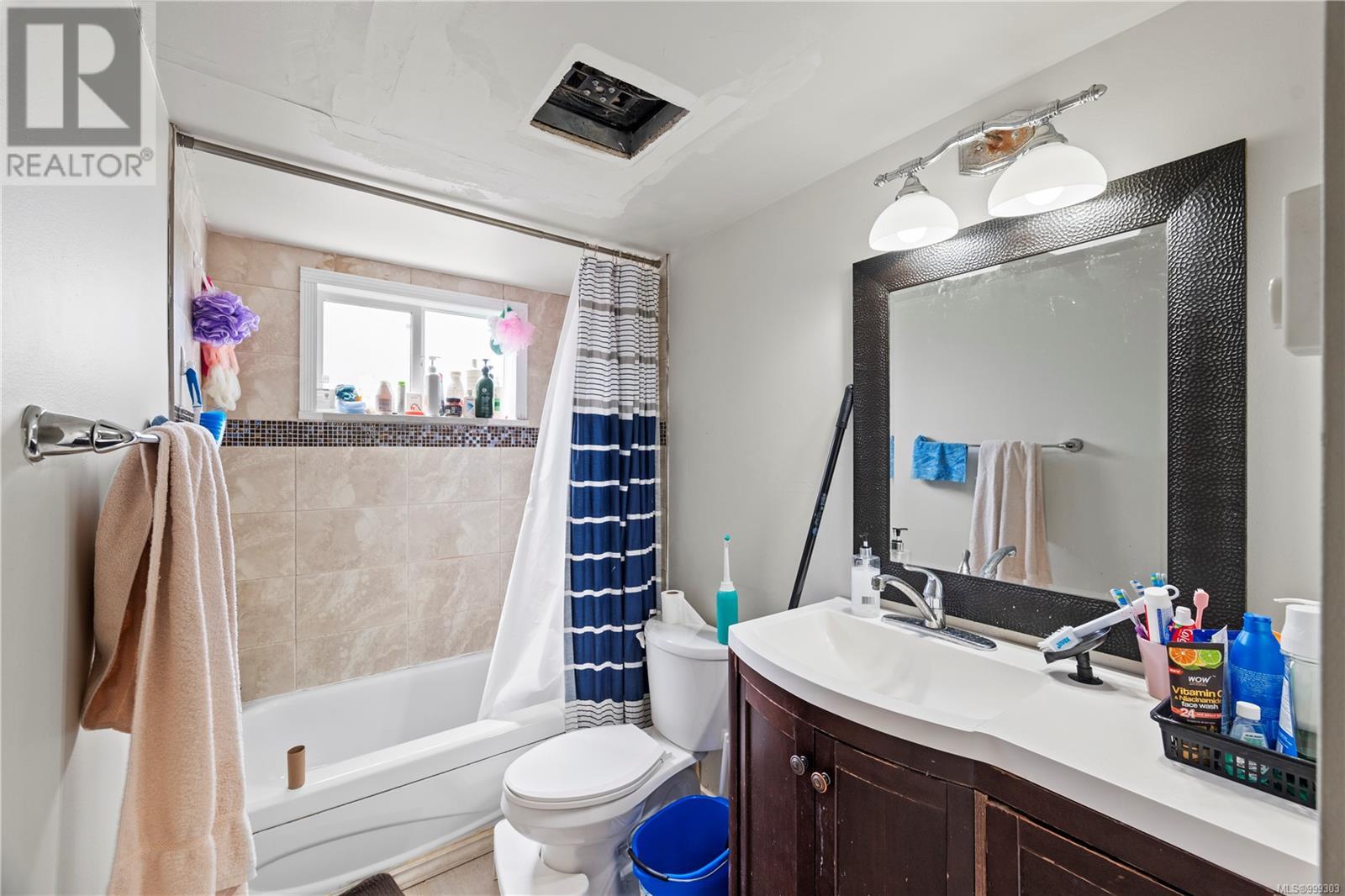  3430 Seaton Street, Saanich