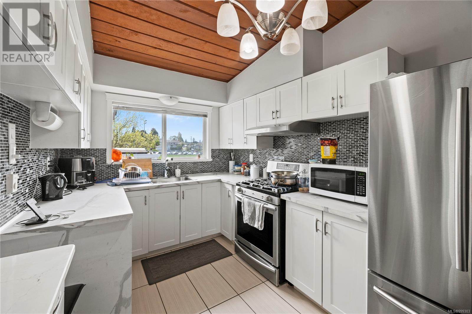  3430 Seaton Street, Saanich