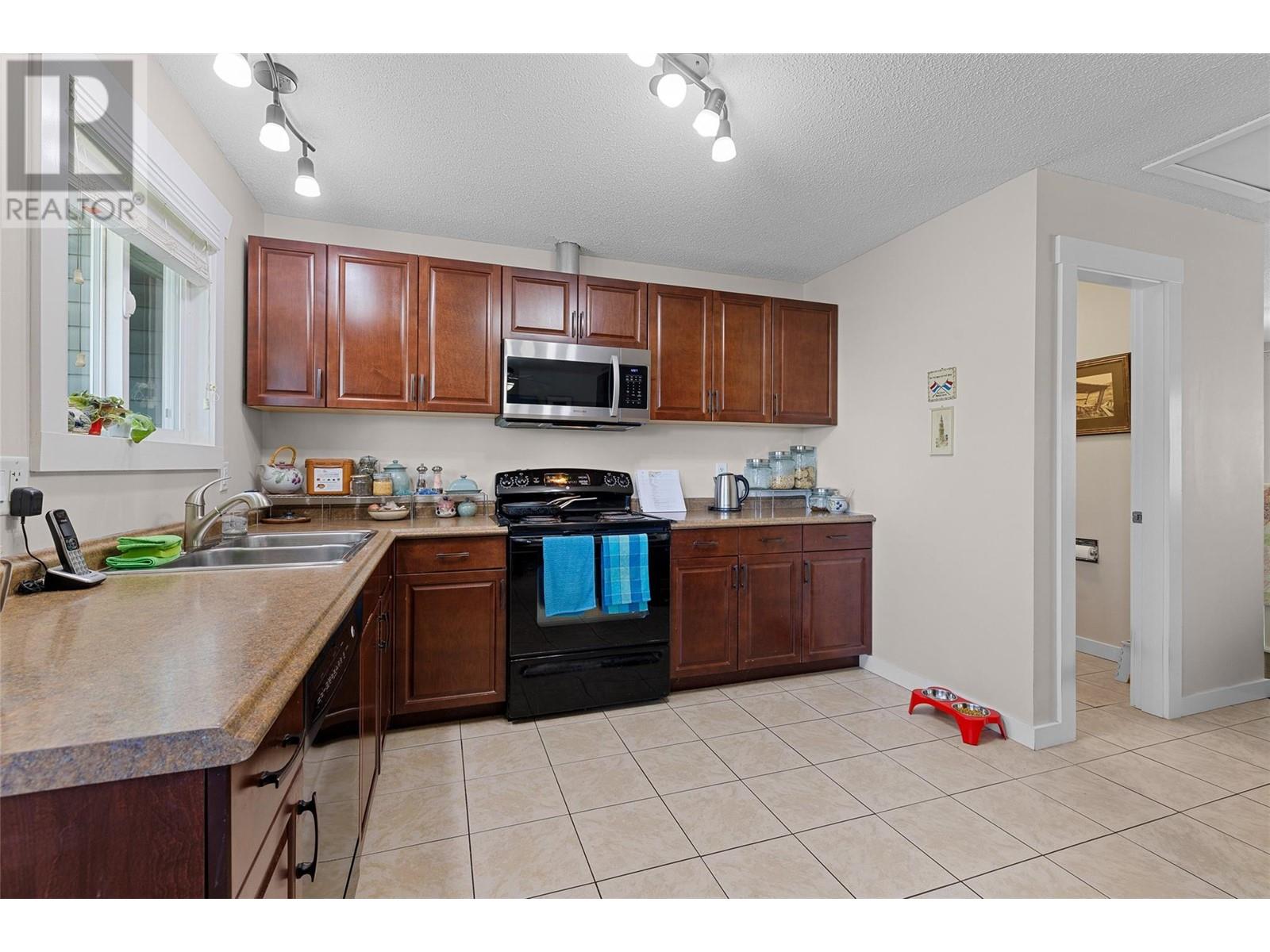  843 Matt Road, Kelowna