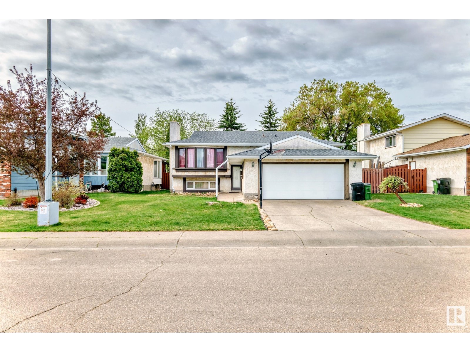 18623 62A AV NW, Edmonton