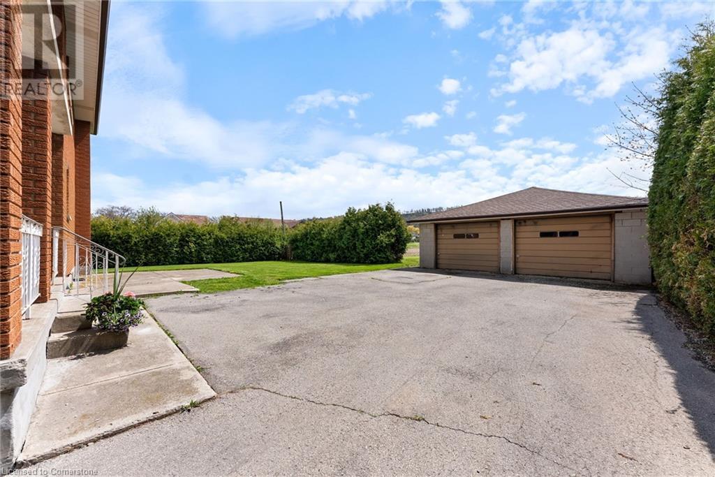 Photo 17 of 868 8 Highway, Hamilton ON