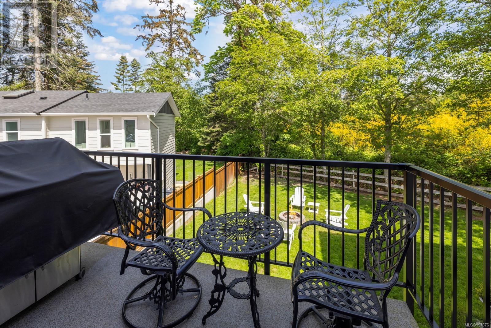  2000 Stone Hearth Lane, Sooke
