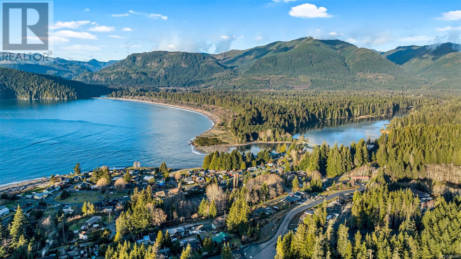 Photo 7 of 16920 Beachview Dr, Port Renfrew BC