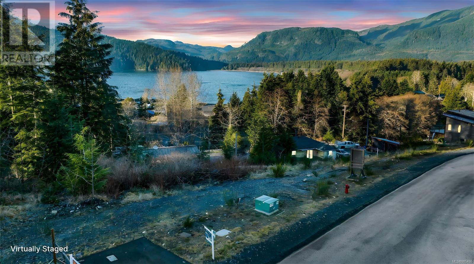 Photo 2 of 16920 Beachview Dr, Port Renfrew BC