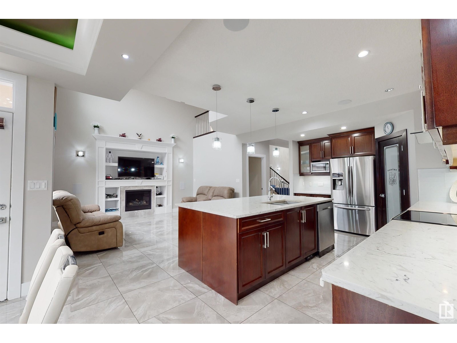 2617 21a AV NW, Edmonton