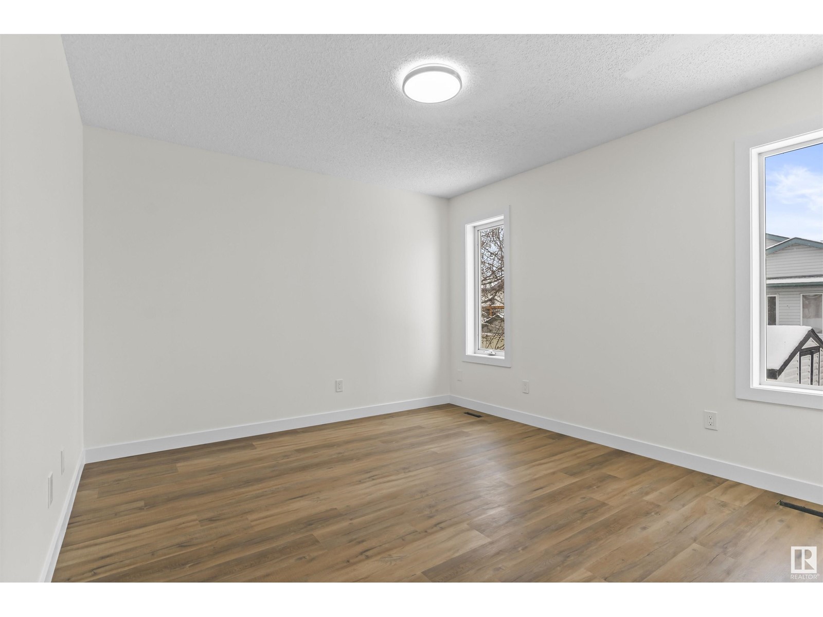 2865 41 Ave NW, Edmonton