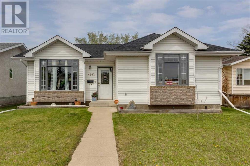 4702 55 Avenue, Lacombe