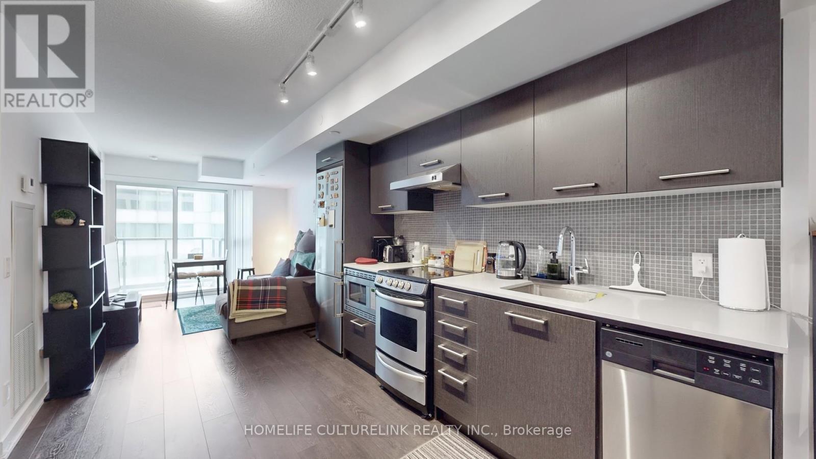 Photo 13 of 1417 87 Peter Street, Toronto ON