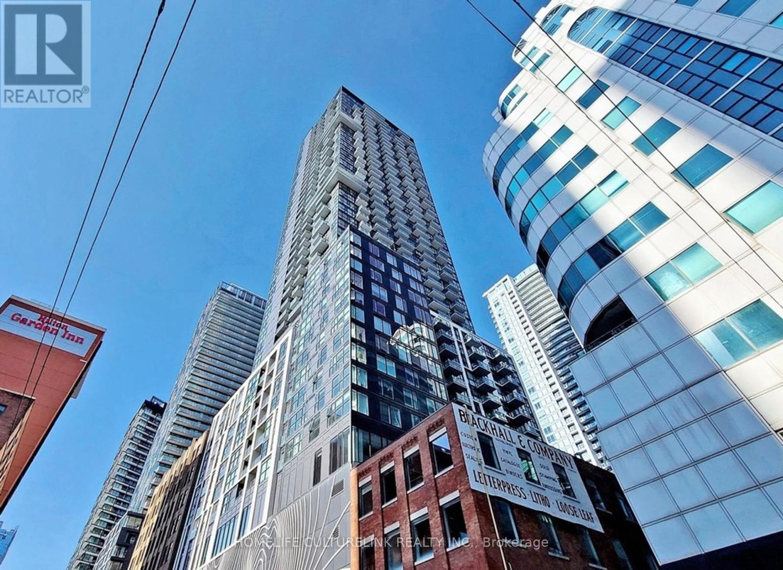 Photo 2 of 1417 87 Peter Street, Toronto ON