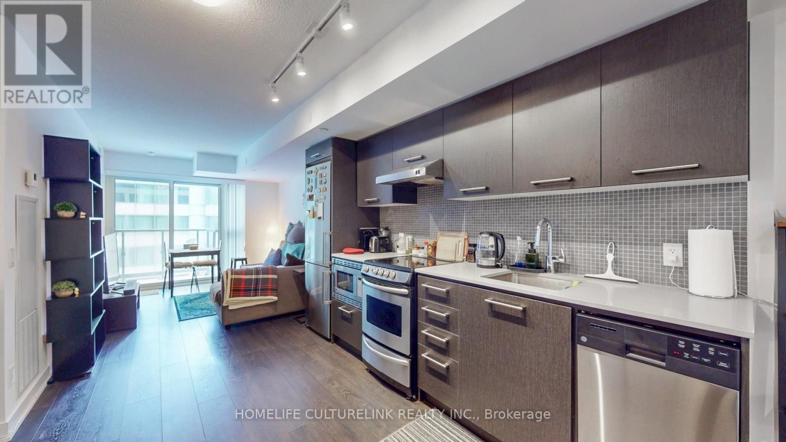 Photo 21 of 1417 87 Peter Street, Toronto ON