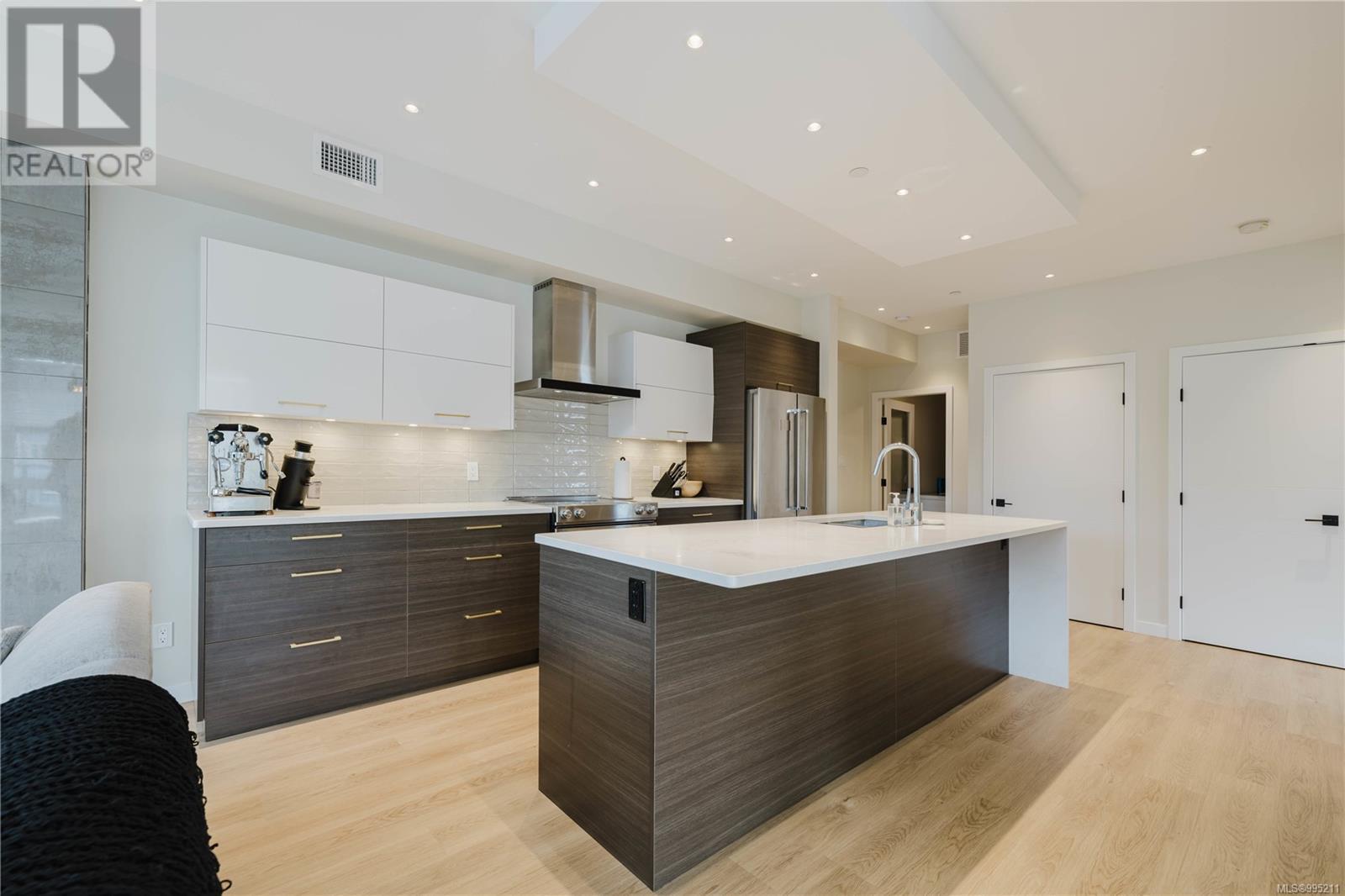 208 100 Lombardy St, Parksville real estate listing 995211